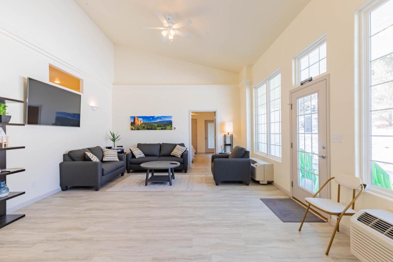 The Molina Center Villa Mesa Exterior photo